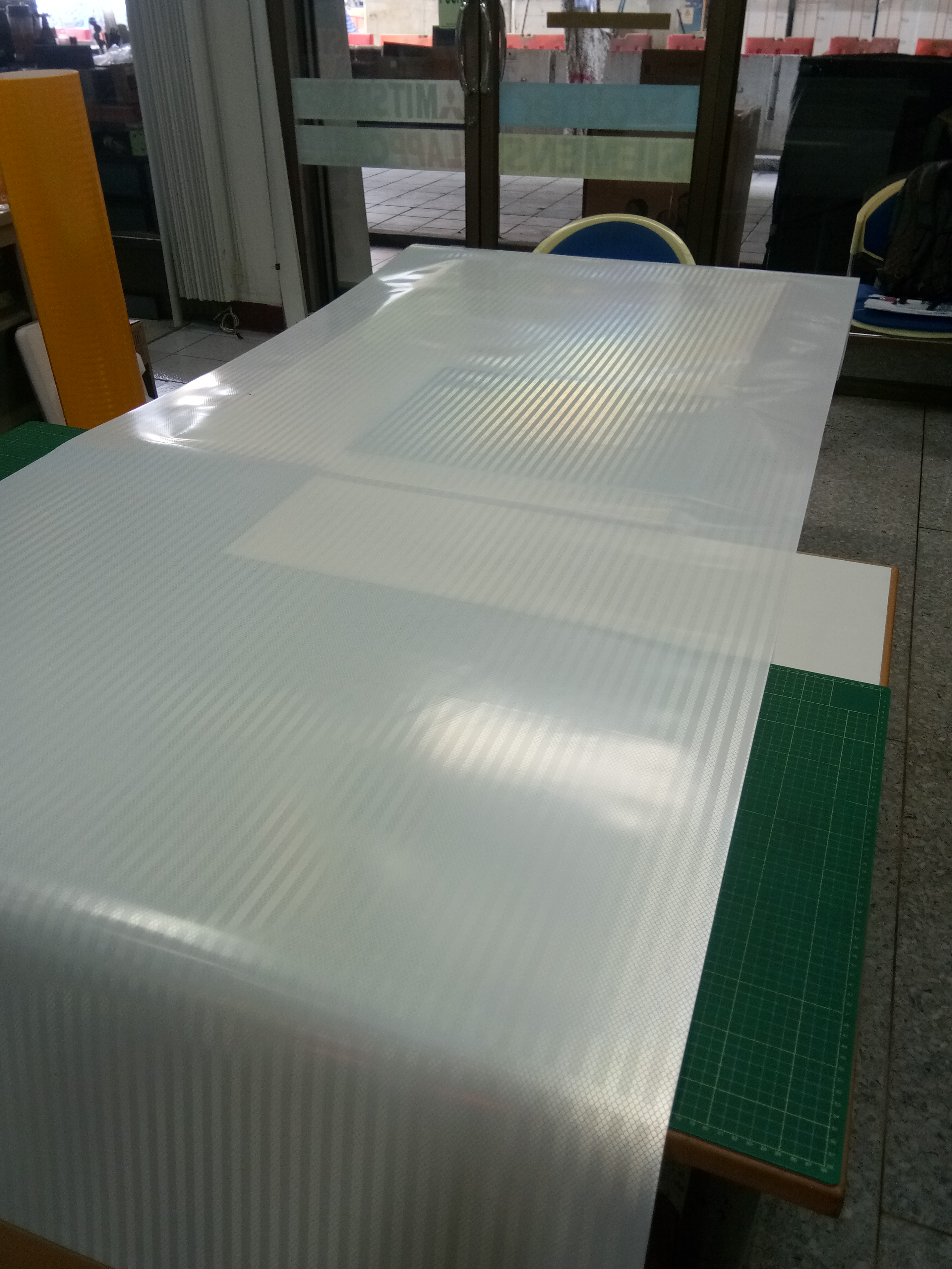 สติ๊กเกอร์สะท้อนแสง เอ็นจิเนียร์ 3M แท้ กว้าง 48 นิ้ว x 45.72 เมตร Engineering GRADE Prismatic EGP งานจราจร