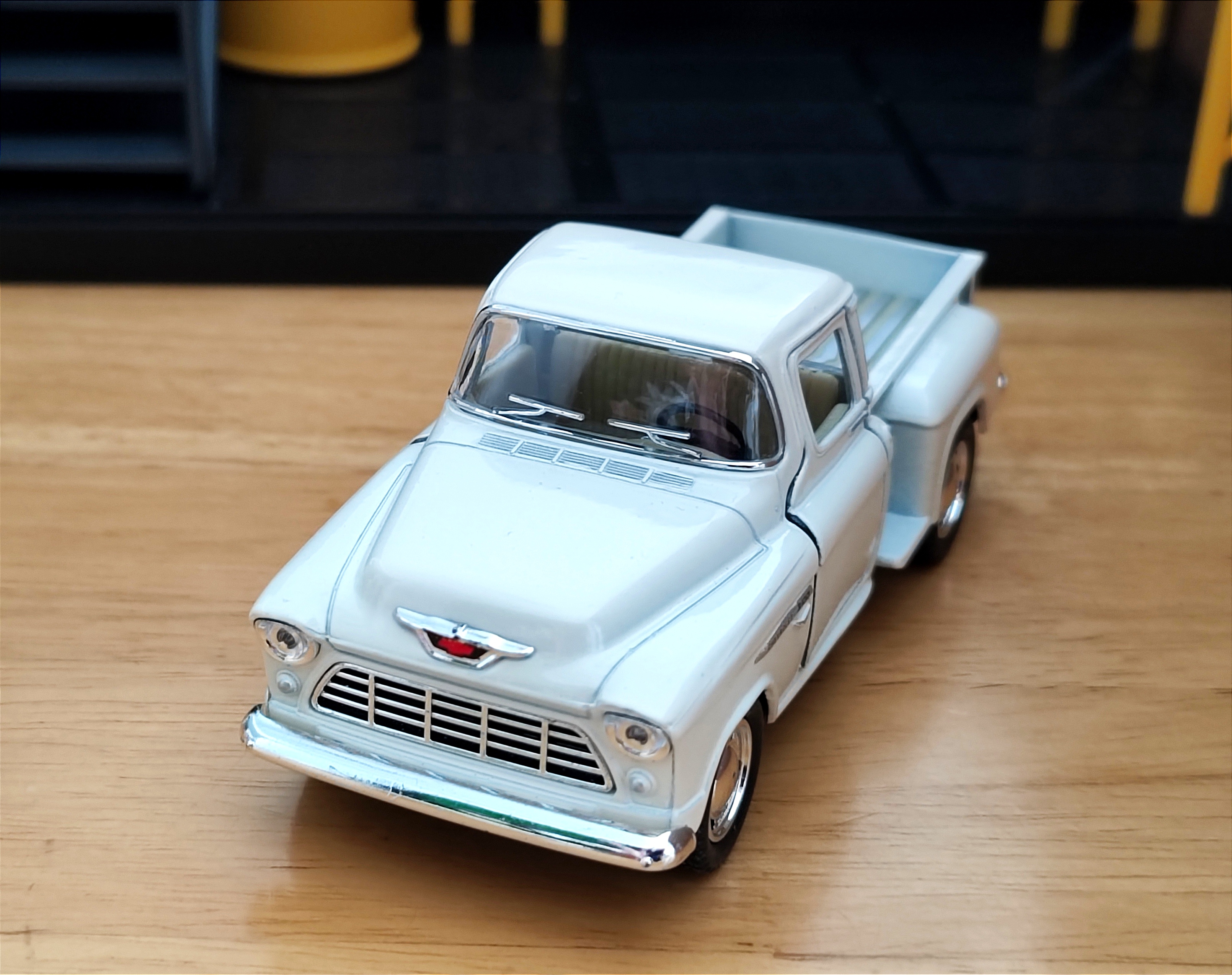 1955 Chevy Stepside Pickup โมเดลรถเหล็ก รถกระบะ chevy Scale 1:32 (ปลีก-ส่ง)