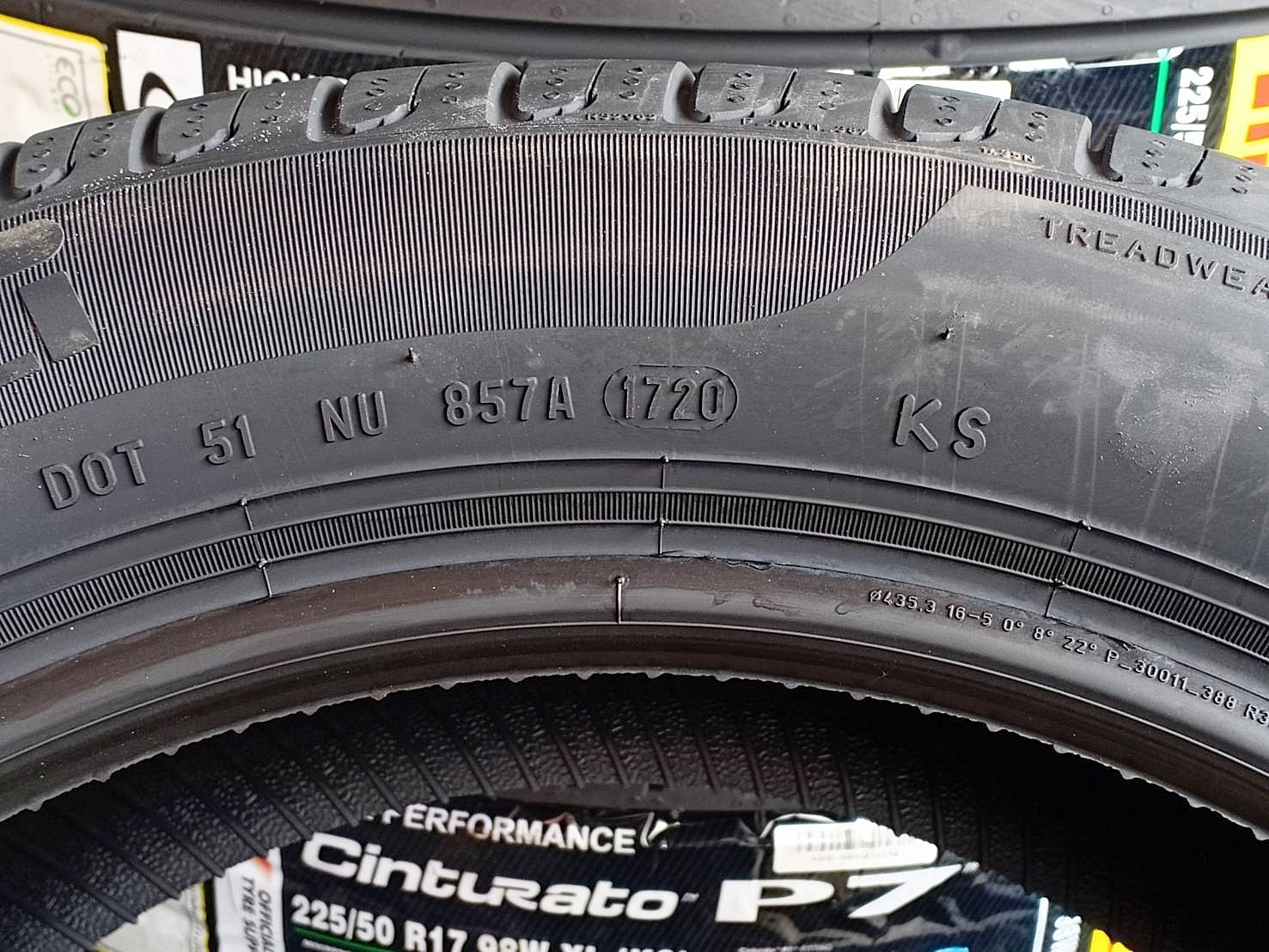 PIRELLI CINTURATO P7 225/50R17 ยางปี20 ราคาพิเศษ เส้นละ 3,750 บาท