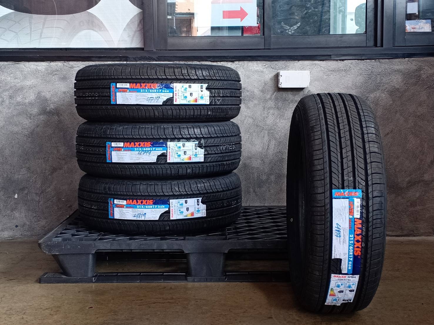 MAXXIS BRAVO HPM5S 215/60R17 ยางไทย ลดราคาพิเศษ