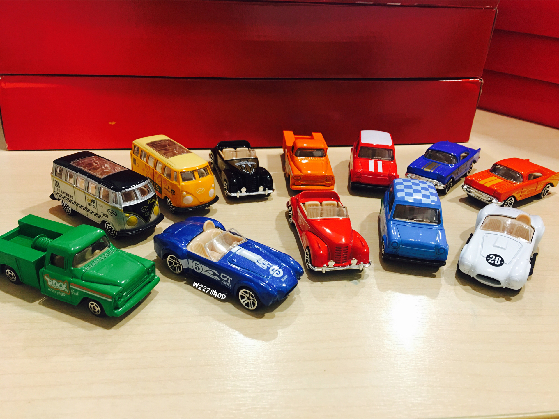 รถเหล็ก 12 คัน 1:64 (ปลีก-ส่ง)