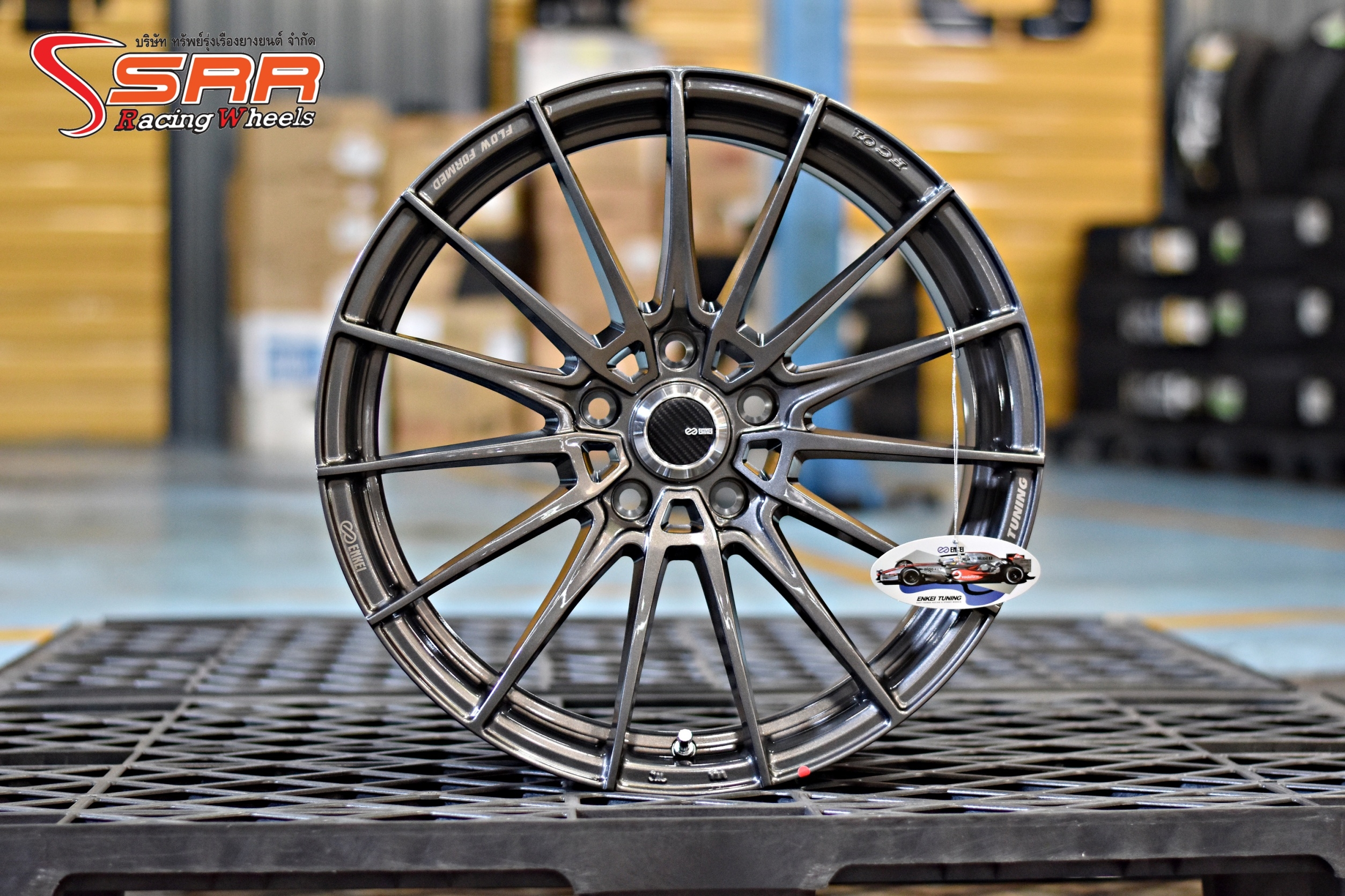 ENKEI TUNING FC01 18x8.5 ET+45 5x114.3 GGM2QR22S