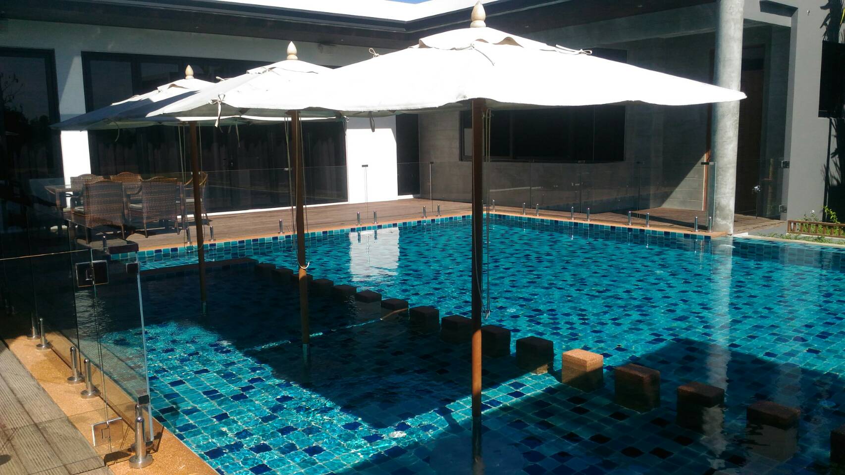 ร่มไม้บ่อสร้าง