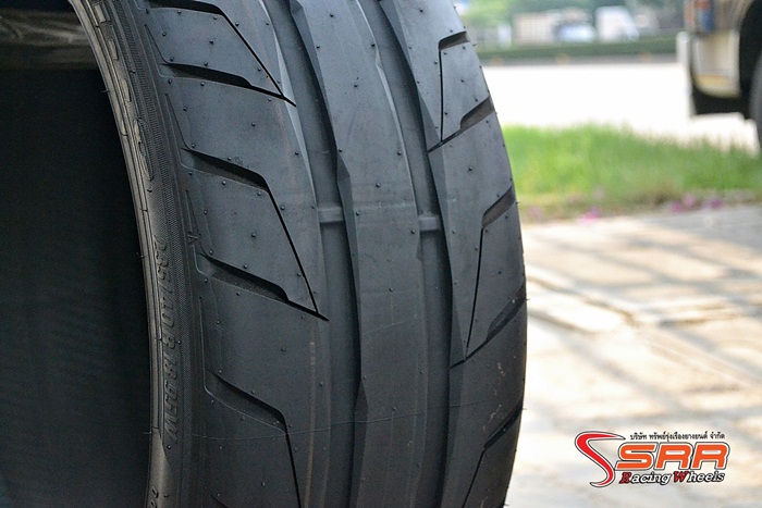 NITTO NT05 235/40R18 เส้นละ 3,500 บาท