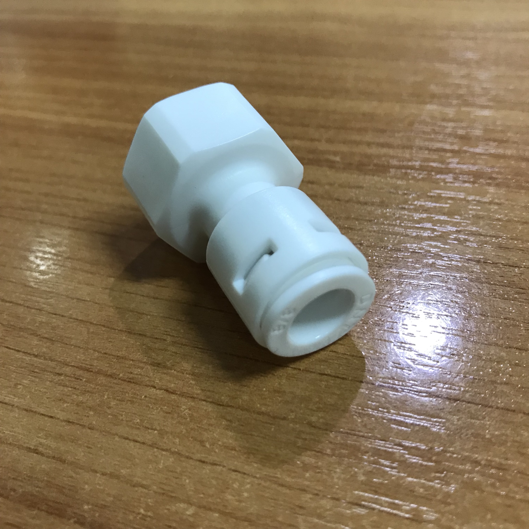 ข้อต่อตรง Femal Adapter Straight (1/2FIP x 3/8OD) QUICK FITTINGS
