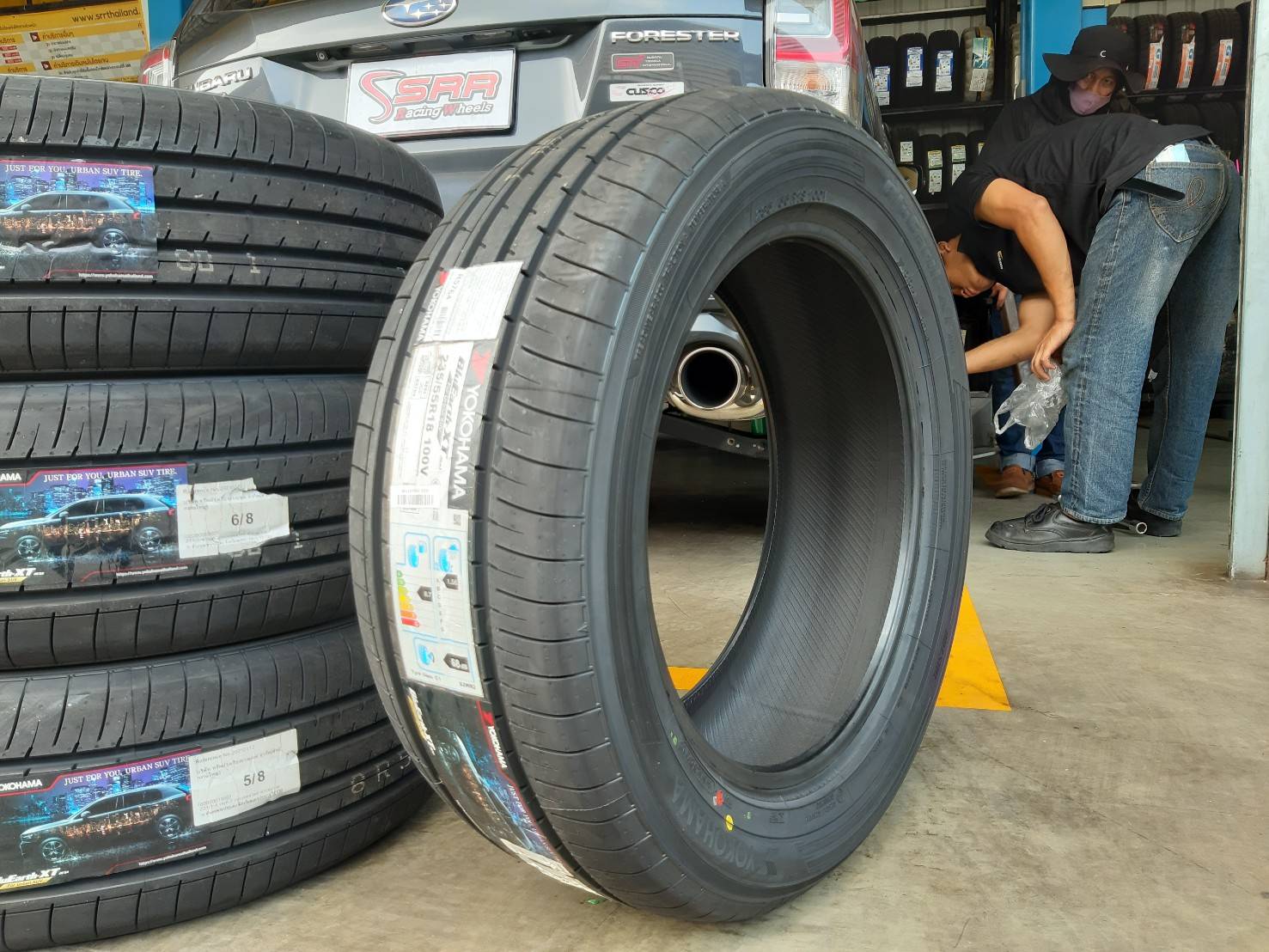 YOKOHAMA BluEarth-XT AE61 235/55R18 ยางใหม่ ราคาพิเศษ