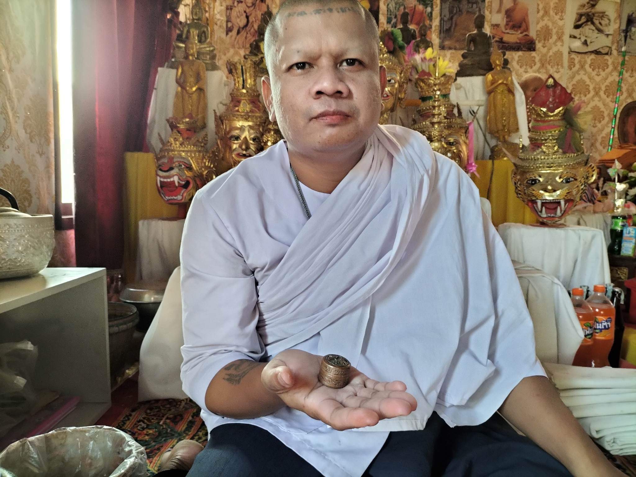 สีผึ้งลงเสน่ห์ อาจารย์เขมร