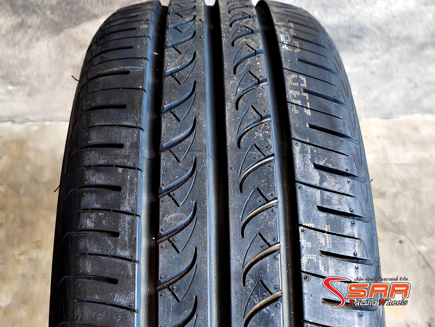 YOKOHAMA BluEarth AE01 185/55R15 ยางใหม่ปีเก่า ลดราคาพิเศษ