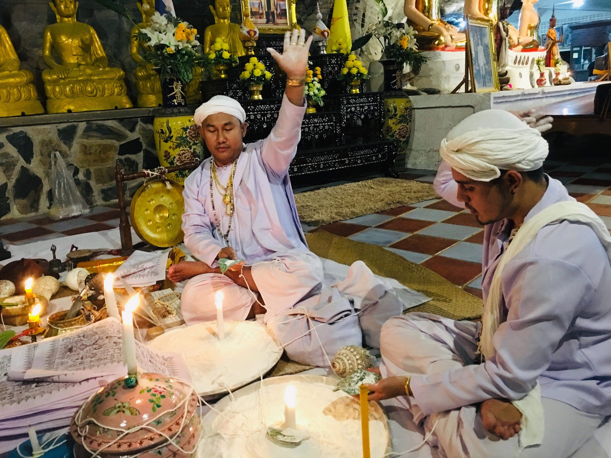 ผ้ายันต์เจ็ดนารีพันหลัก