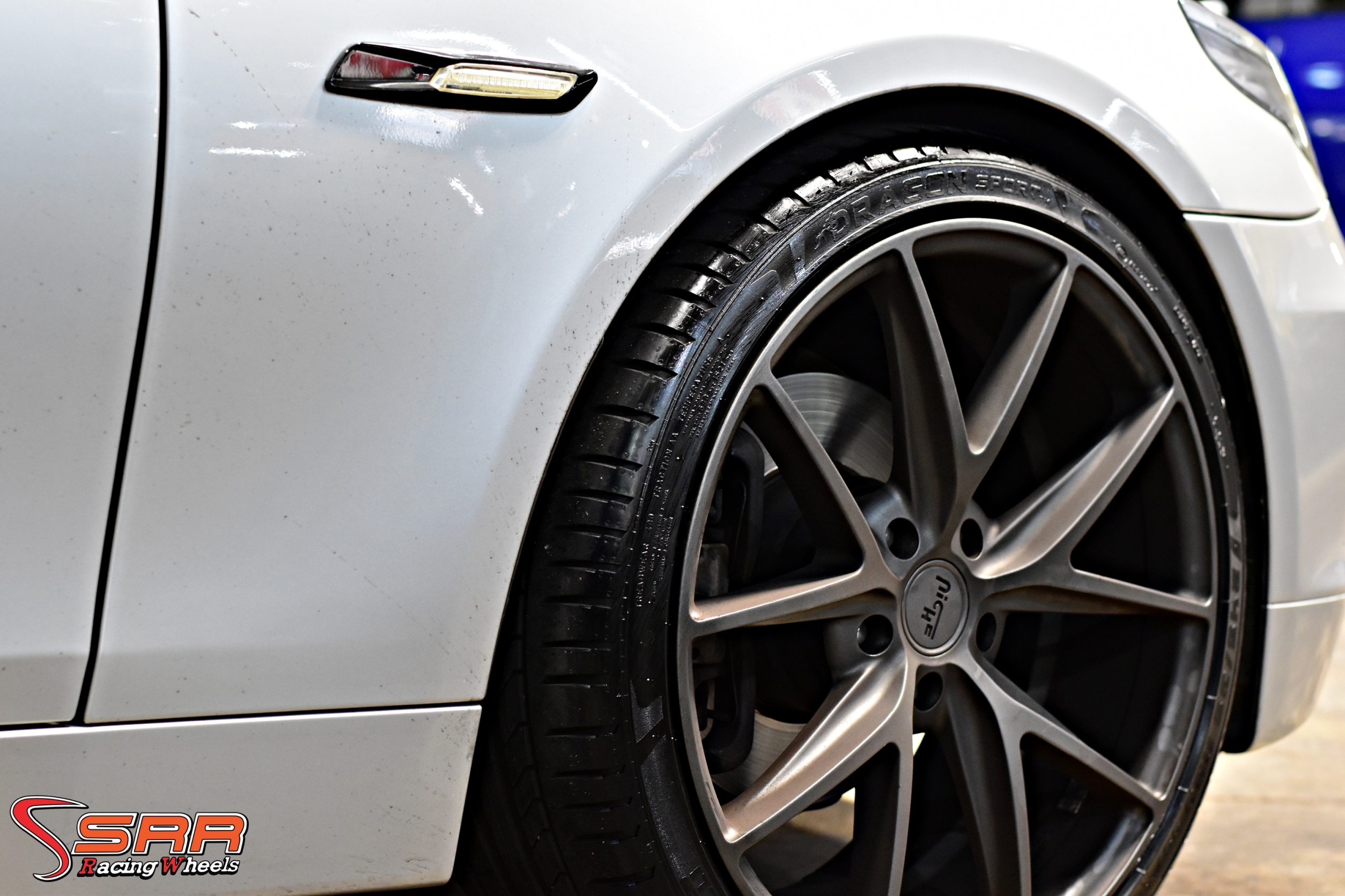 PIRELLI DRAGON SPORT 275/30R20 ยางใหม่ ราคาพิเศษ