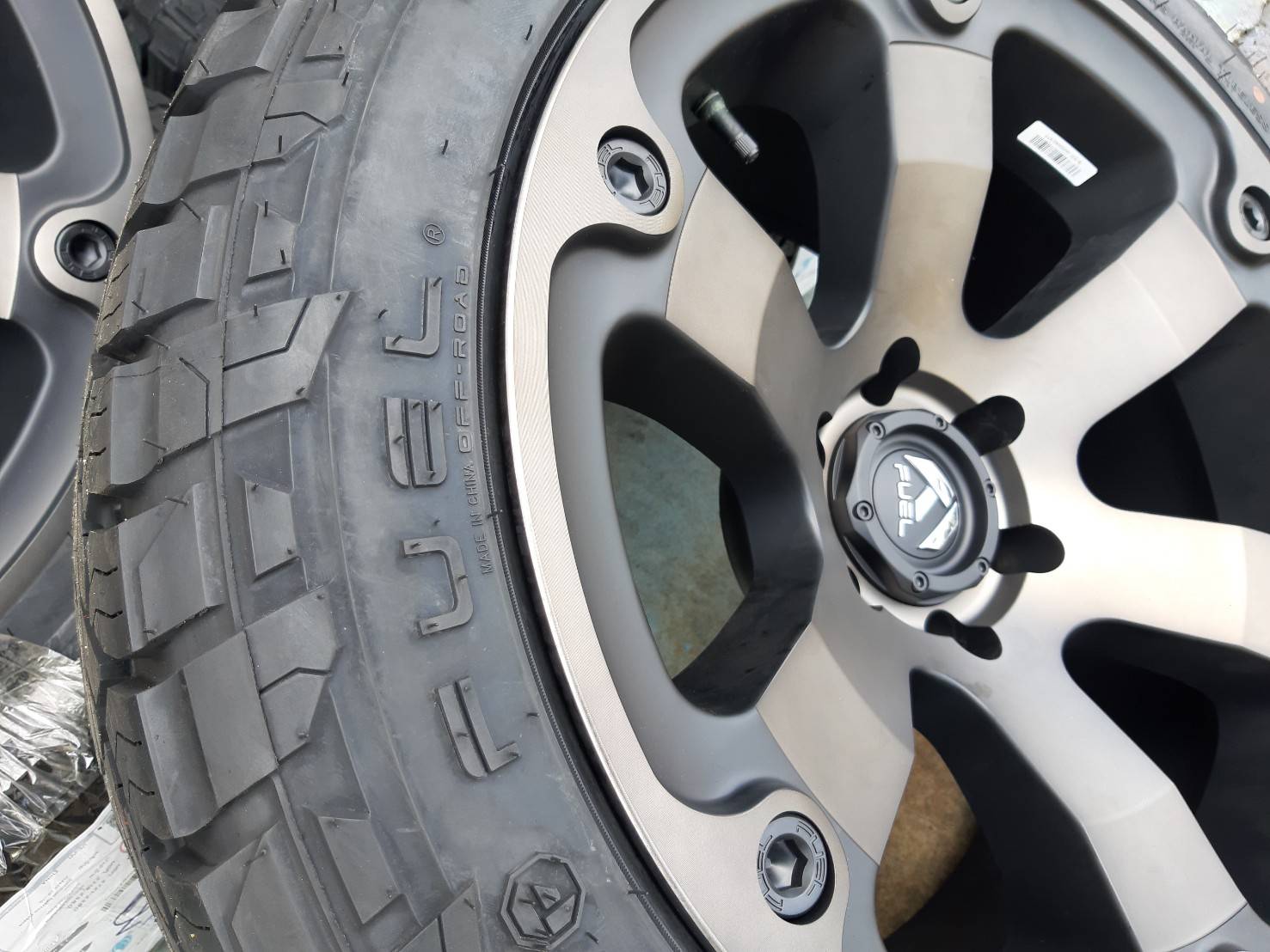 FUEL BEAST ขอบ20x10 6x139.7 ET-18 MATTE BLACK MACHINED / TINT CLEAR