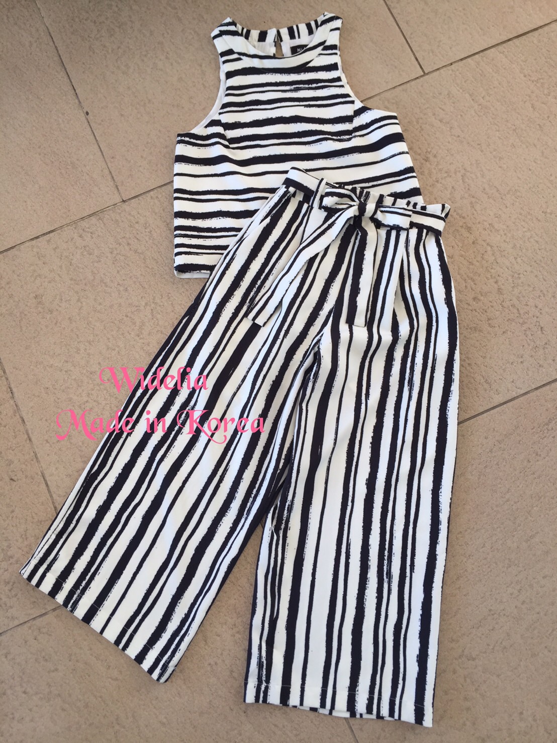 *พร้อมส่ง*JPY Set เสื้อครอปแขนกุดคอกลมลายทาง มากับกางเกงขายาว5ส่วน