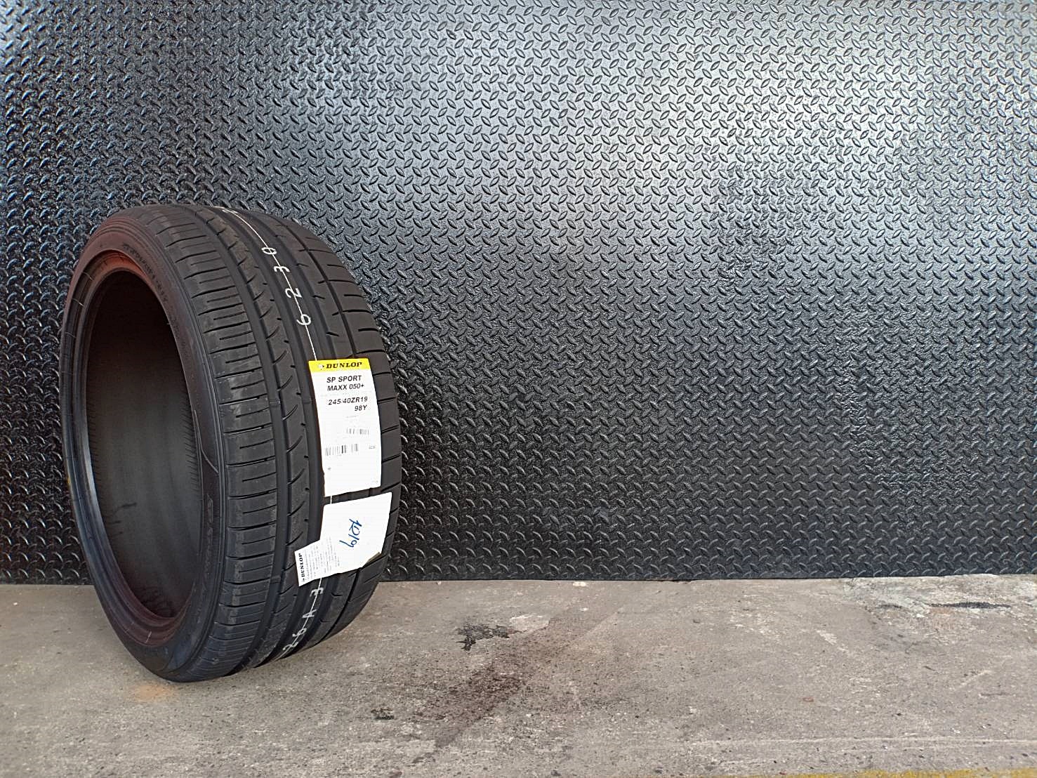DUNLOP SP SPORT MAXX 050+ 245/40ZR19 ยางญี่ปุ่น ราคาพิเศษ