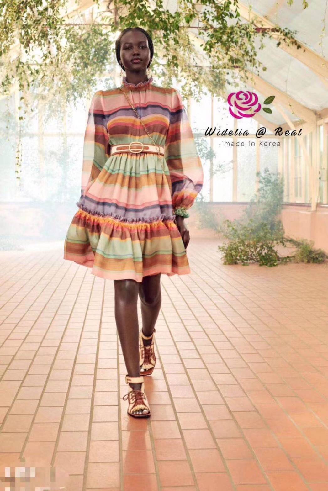zimmermann Dress เดรสตัวสั้นเเขนยาวช่วงคอเเต่งระบายสวยเเต่งสีสลับเป็นชั้นๆ