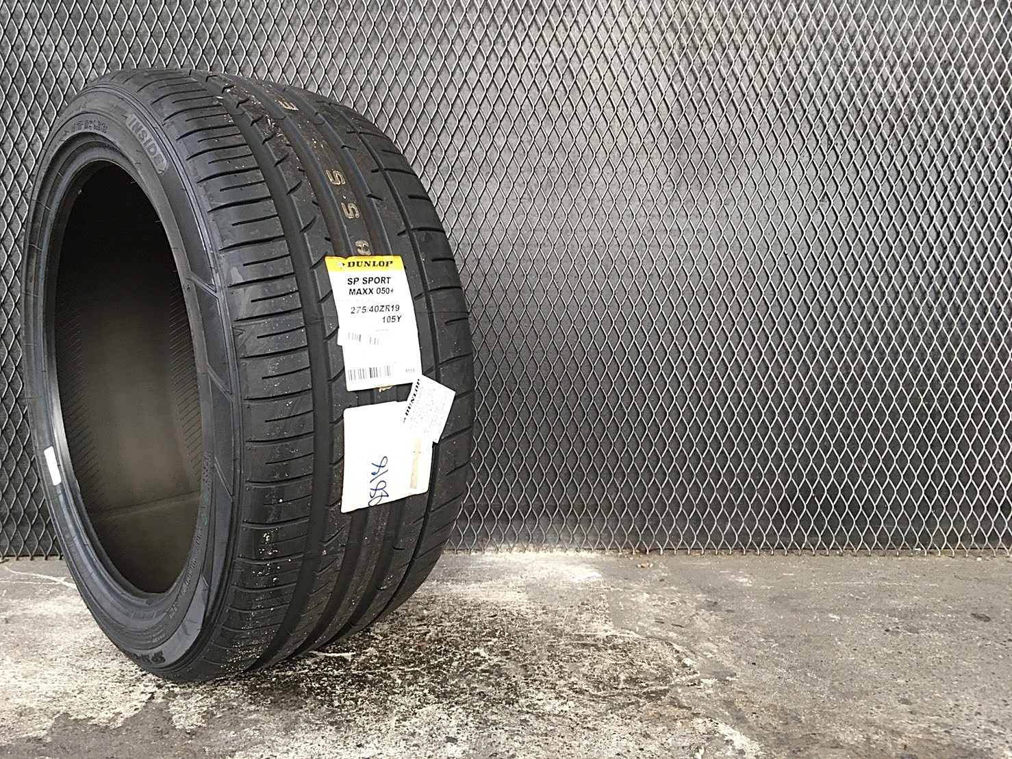 DUNLOP SP SPORT MAXX 050+ 275/40ZR19 ยางสำหรับใส่รถBMW X3