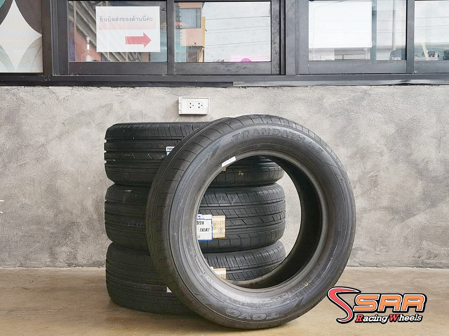 TOYO TRANPAHT LU2 225/60R17 ยางใหม่ปีเก่า ลดราคาพิเศษ