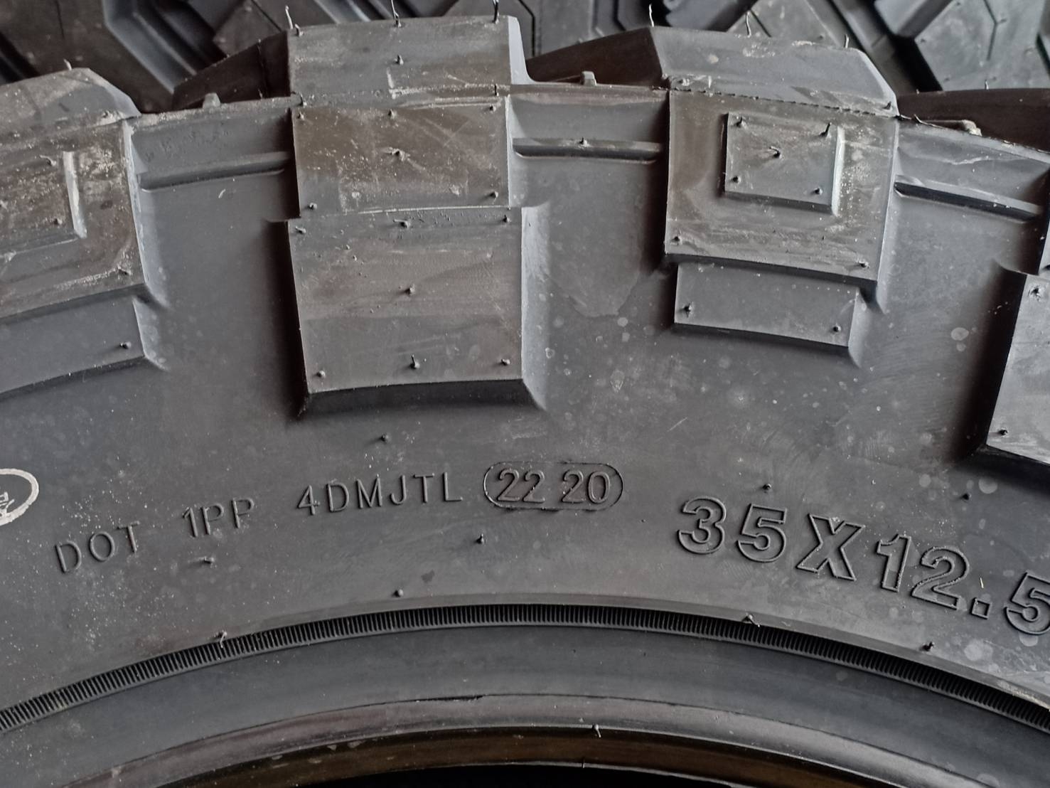 FUEL GRIPPER X/T 35X12.50R20 ยางเข้าใหม่ปี20 ราคาพิเศษ