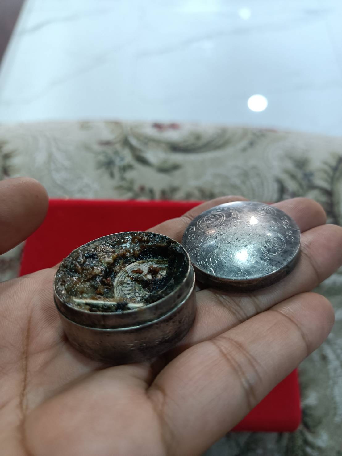 สีผึ้งรวมเกจิและฆราวาสที่มีชื่อเสียงในเขตประเทศไทยและเขมร