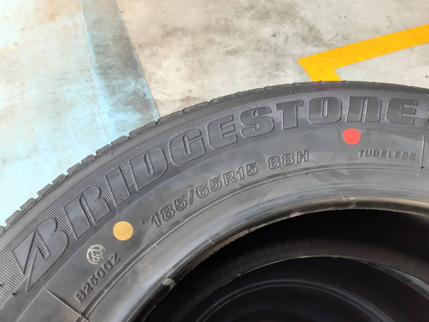 BRIDGESTONE B250 185/65R15 ยางใหม่ ราคาพิเศษ