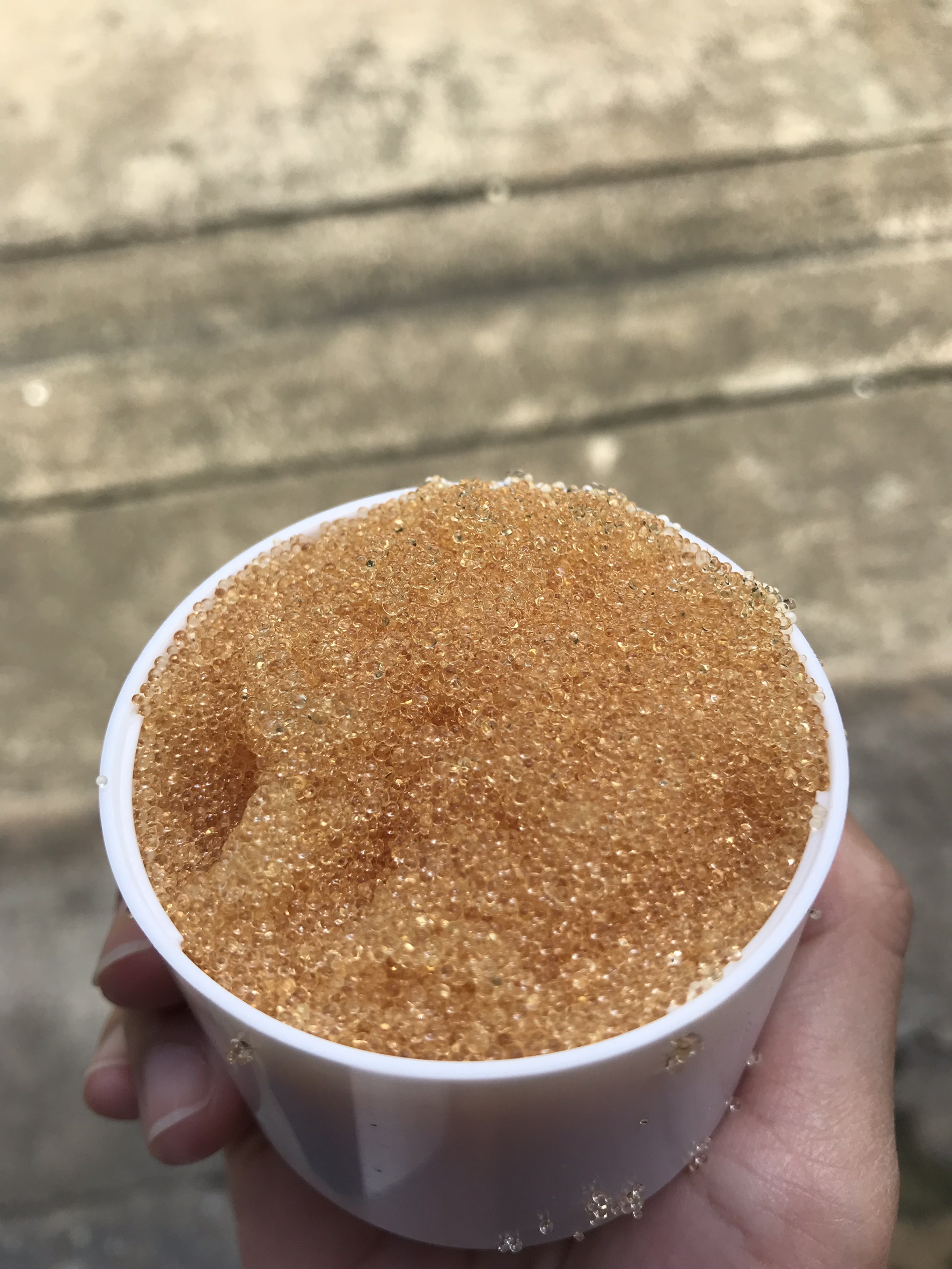 สารกรองน้ำ เรซิ่น (Resin) ยี่ห้อ Green Life รุ่น TC007 บรรจุกระสอบ 25 ลิตร