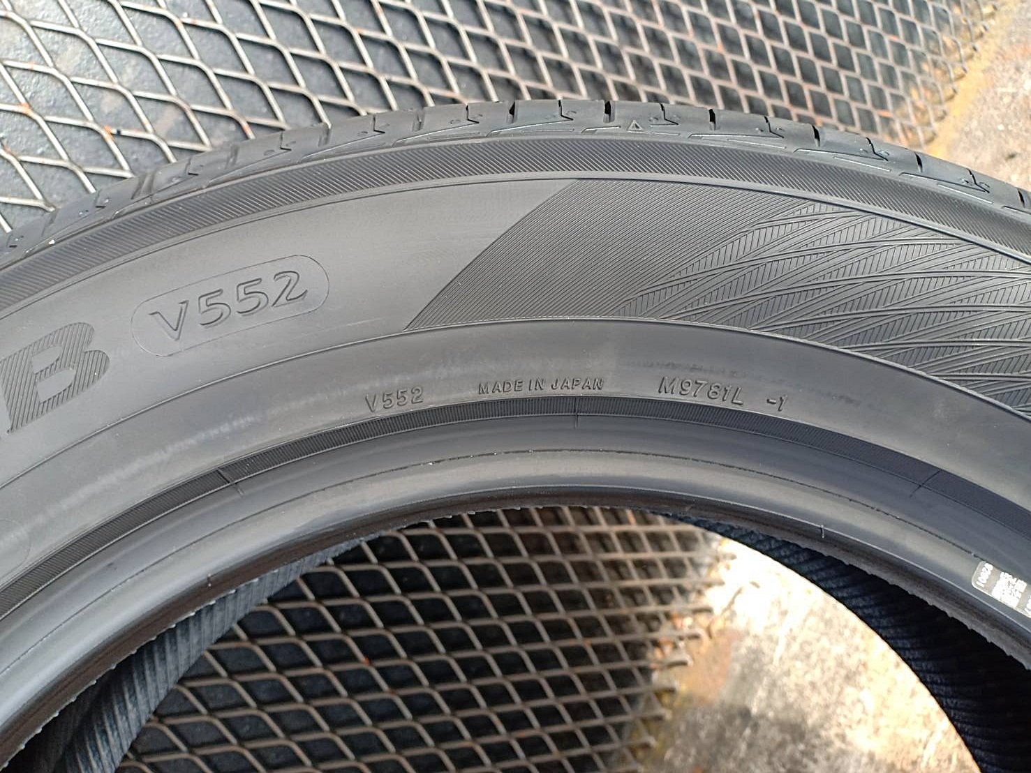 YOKOHAMA ADVAN dB V552 225/55R17 ยางญี่ปุ่น ปี19