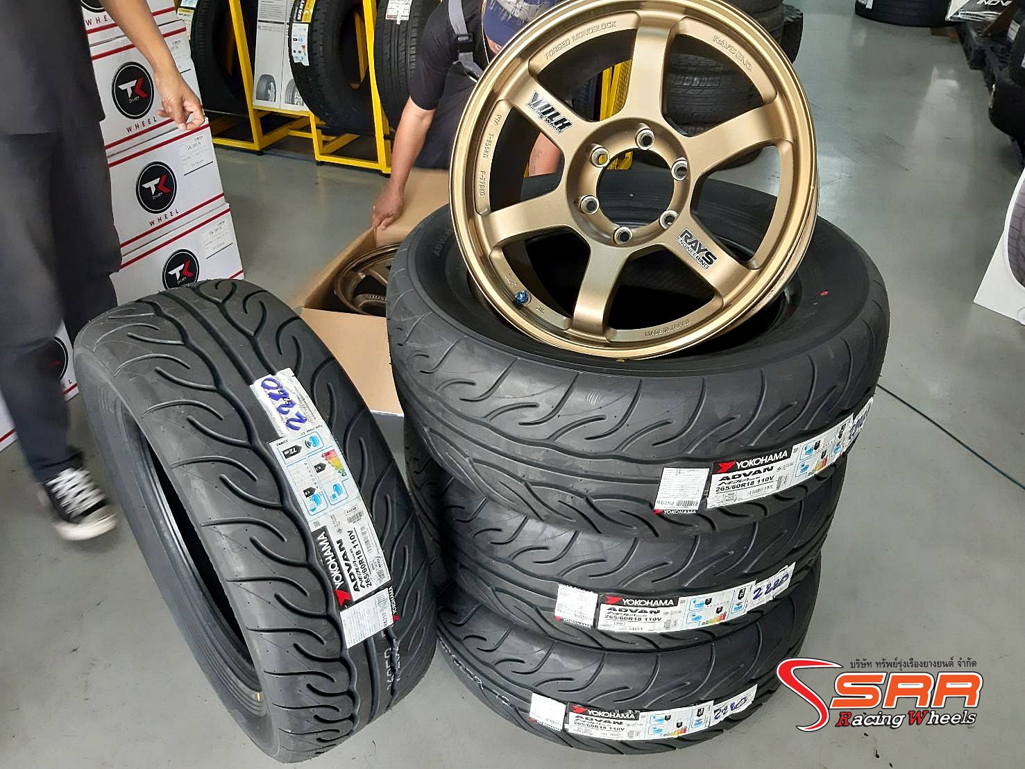 YOKOHAMA ADVAN AD08RS 265/60R18 ยางญี่ปุ่น ปี2021 ราคาพิเศษ
