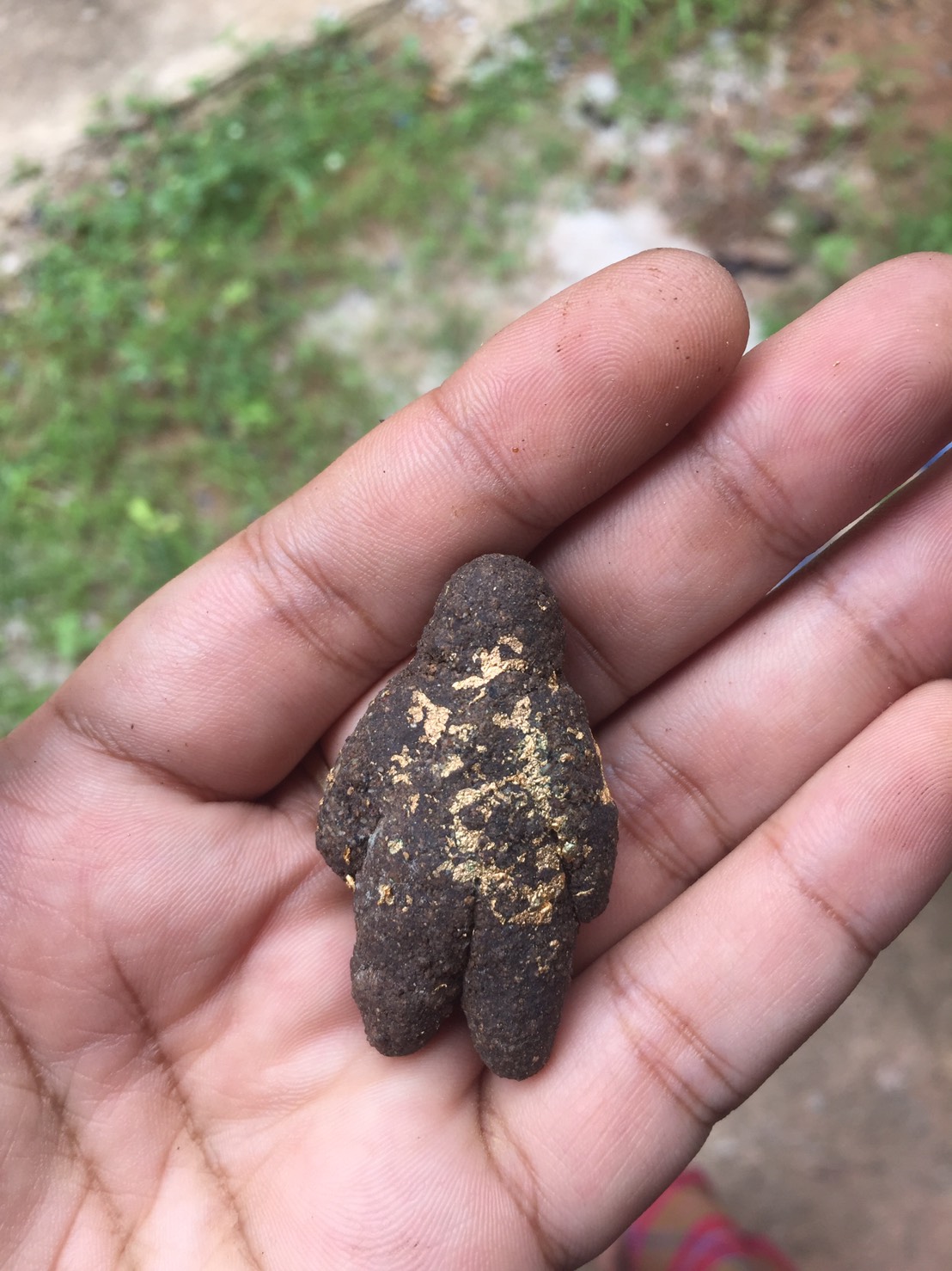 หุ่นพยนต์รุ่นแรกรุ่นเดียวอาจารย์เปล่ง บุญยืน