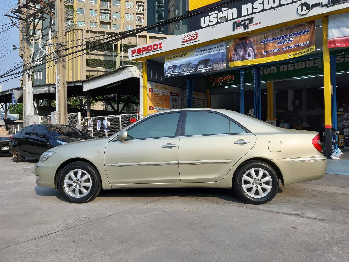 YOKOHAMA BluEarth E75 215/60R16 ยางใหม่ ปี2021 ราคาพิเศษ