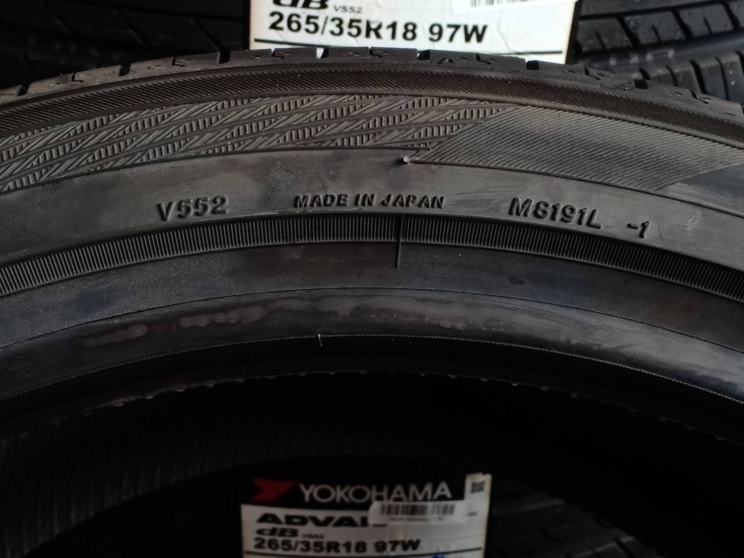 YOKOHAMA ADVAN dB V552 265/35R18 ยางปี19 ลดราคาพิเศษ