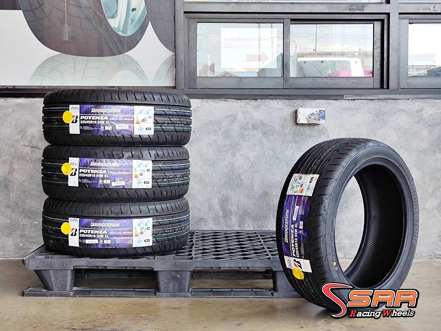 BRIDGESTONE RE004 225/45R18 ยางใหม่ ปี2021 ราคาพิเศษ