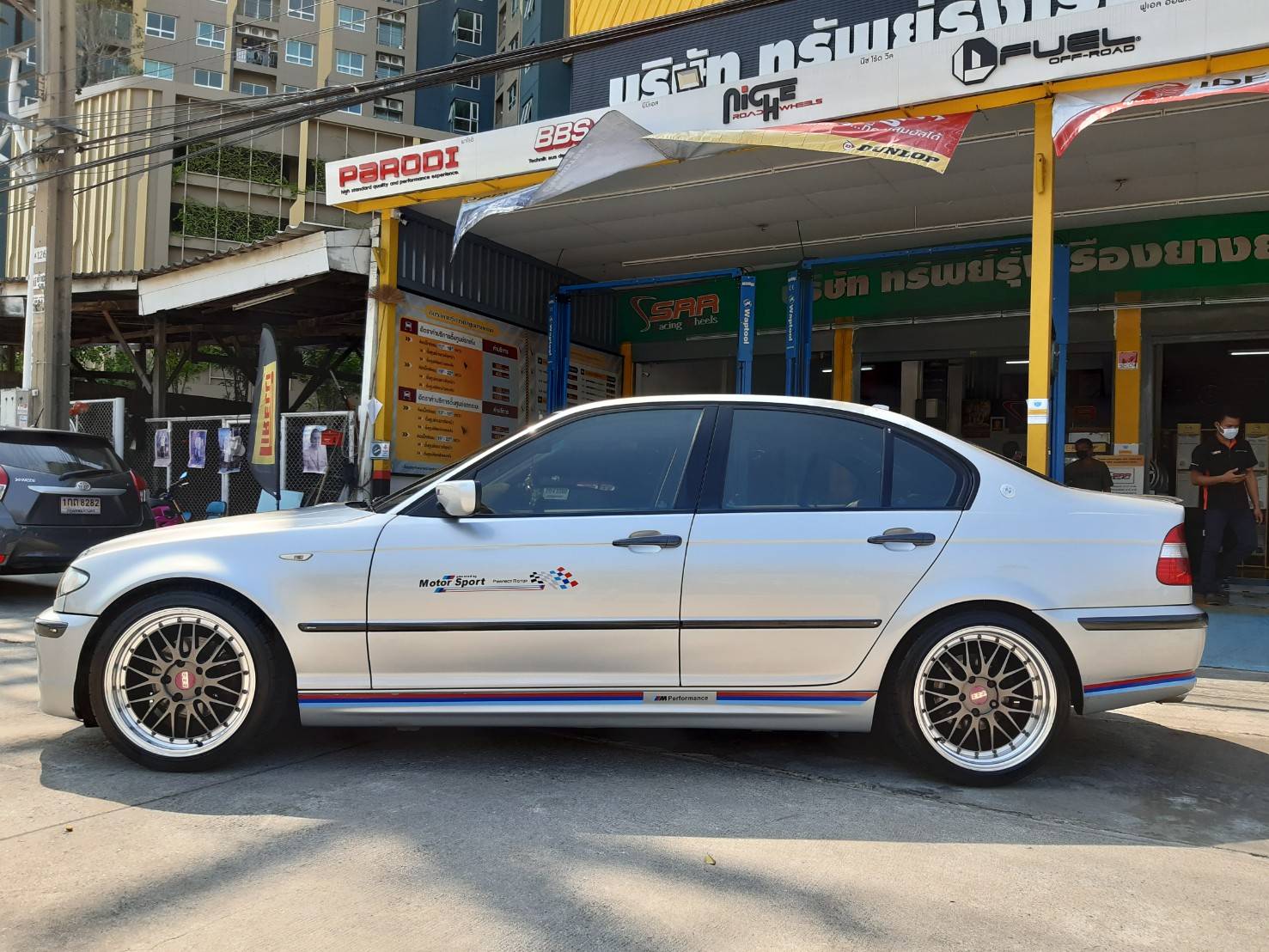 DUNLOP DZ102 255/35R18 ยางปี19 ลดราคาพิเศษ