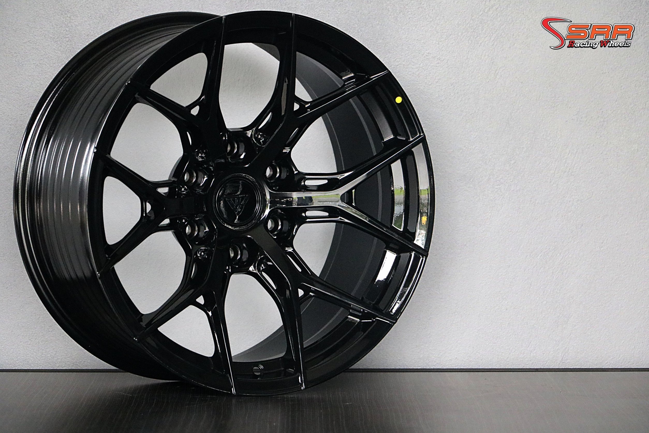OASIS VLF-S09 ล้อเบา ขอบ18 6x139.7 ET0 Gloss Black