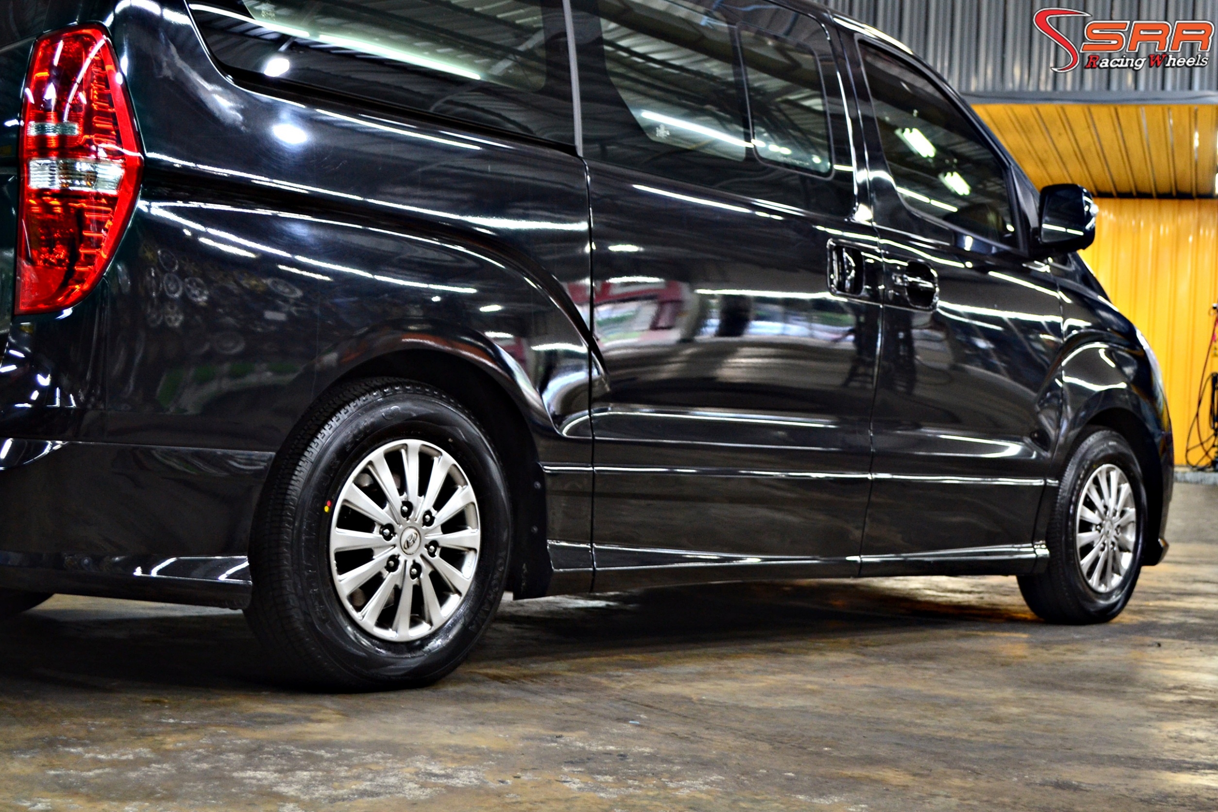 YOKOHAMA GEOLANDAR SUV 215/70R16