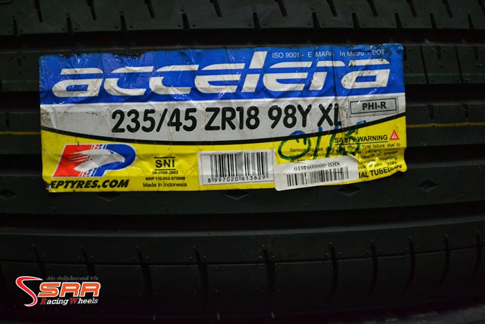 ACCELERA PHI-R 235/45R18 ปี15 เส้นละ 1,900 บาท