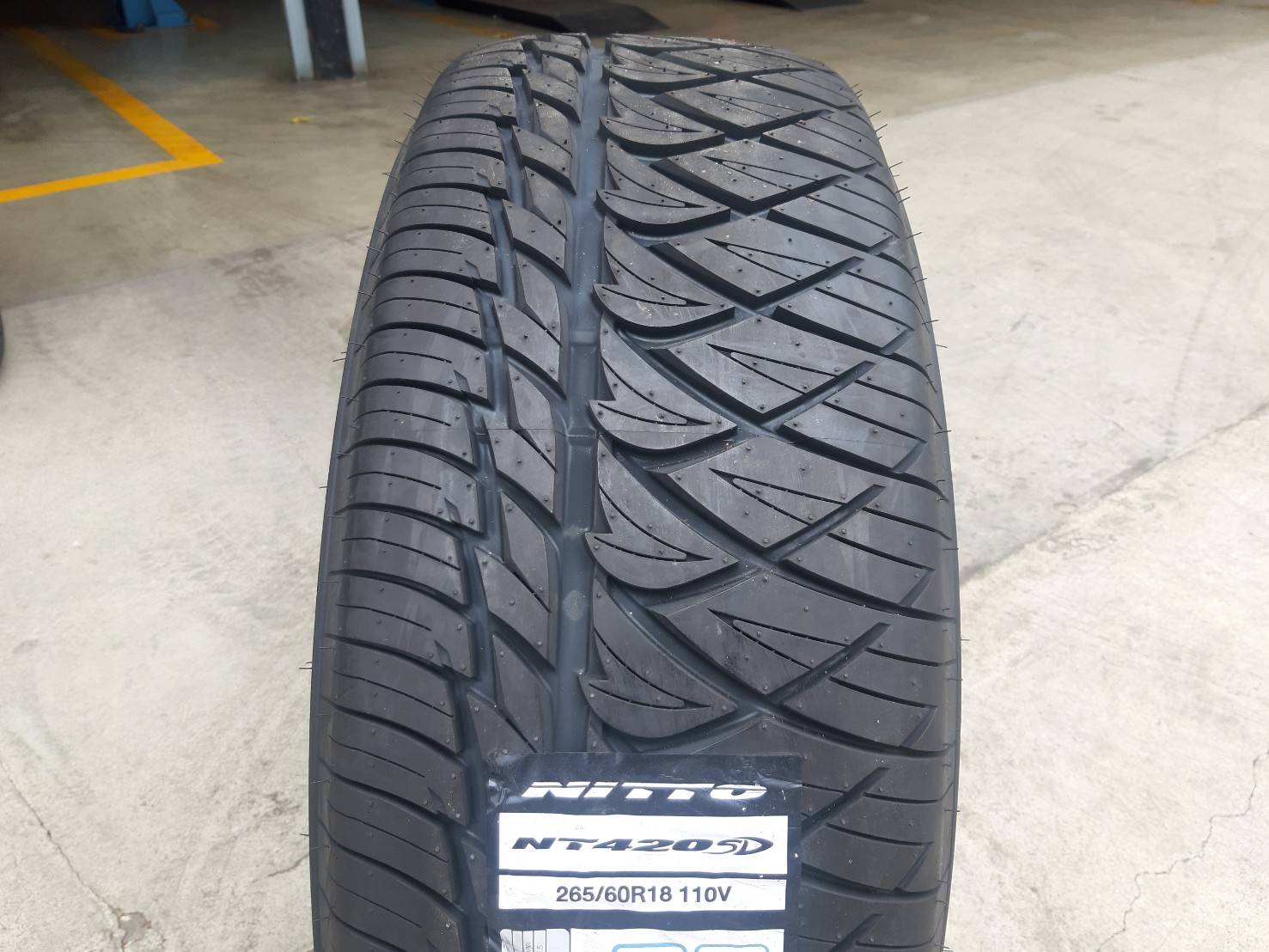 NITTO NT420SD 265/60R18 ยางใหม่ปี2020 ราคาพิเศษ