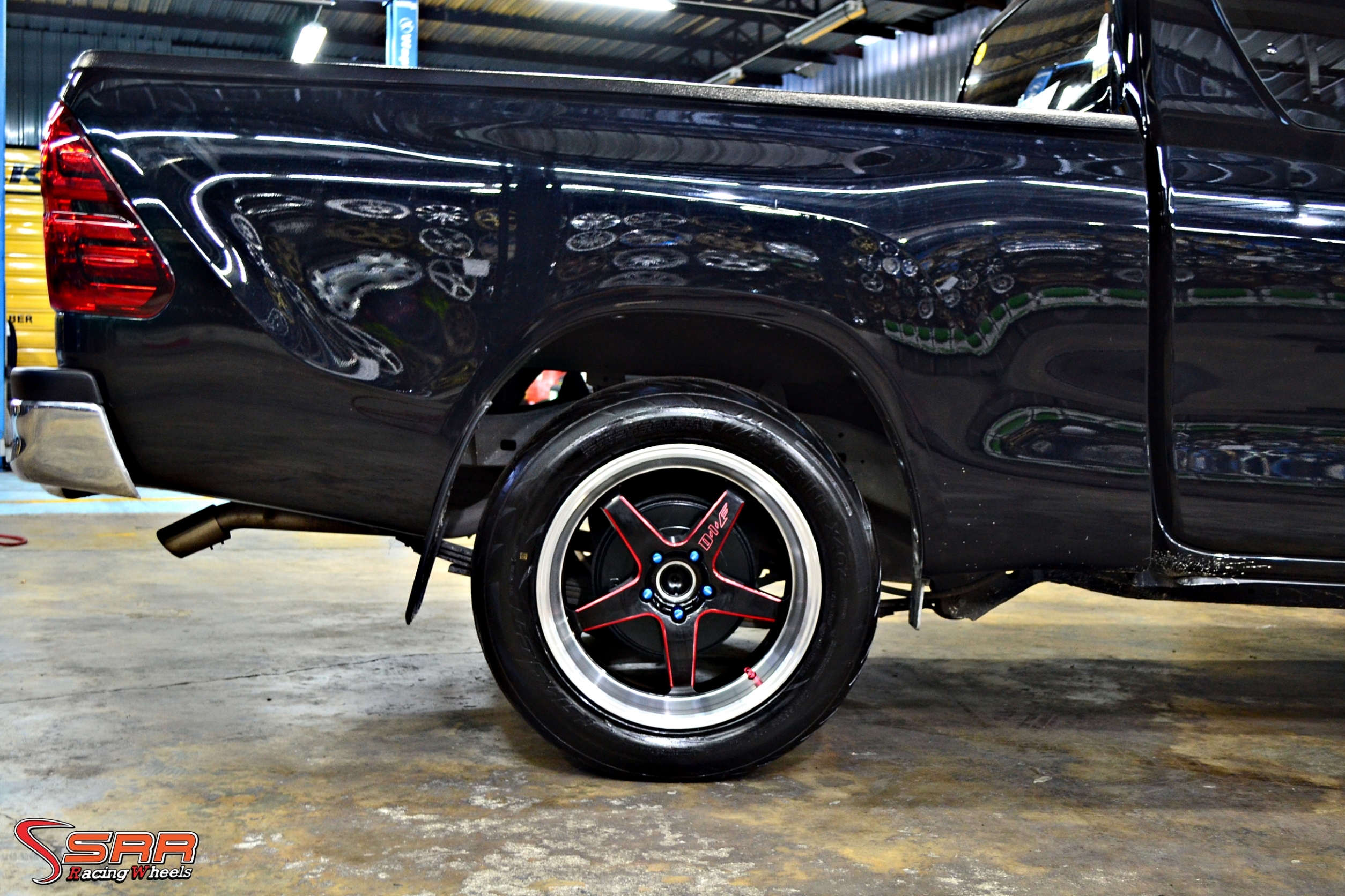 D1F TORQ APP ขอบ18 นิ้ว 5x114.3 BKMR