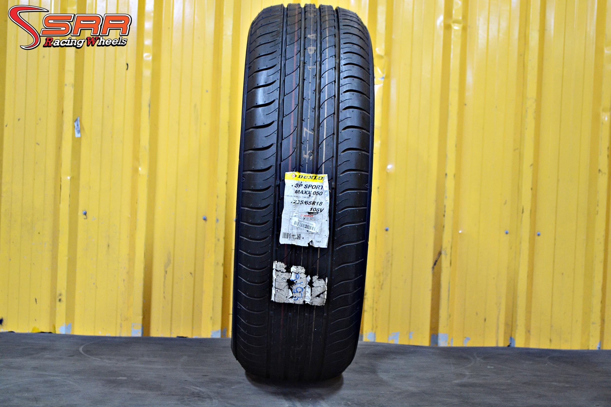 DUNLOP SPORT MAXX 050 235/65R18 ลดราคาพิเศษ เส้นละ 1,600 บาท