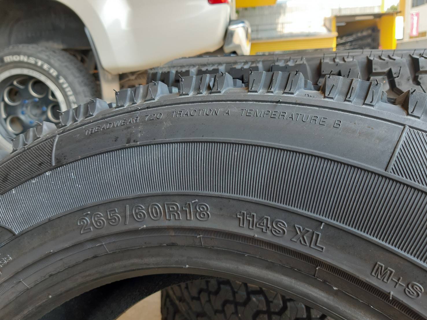 RAIDEN MONSTER AT-1 265/60R18 ยางใหม่ปี20 ลดราคาพิเศษ