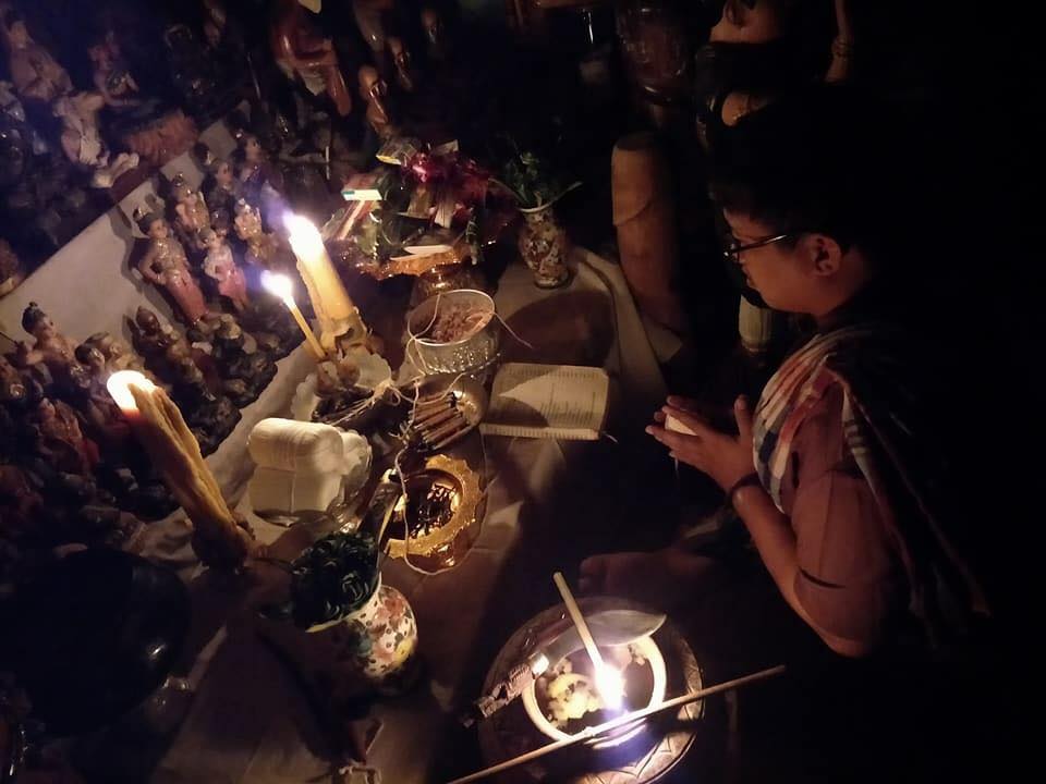 ตะกรุดจารดวงจารวันเดือนปีเกิดของเราลงบนตะกรุด อาจารย์เกื้อกูล มหาบารมี