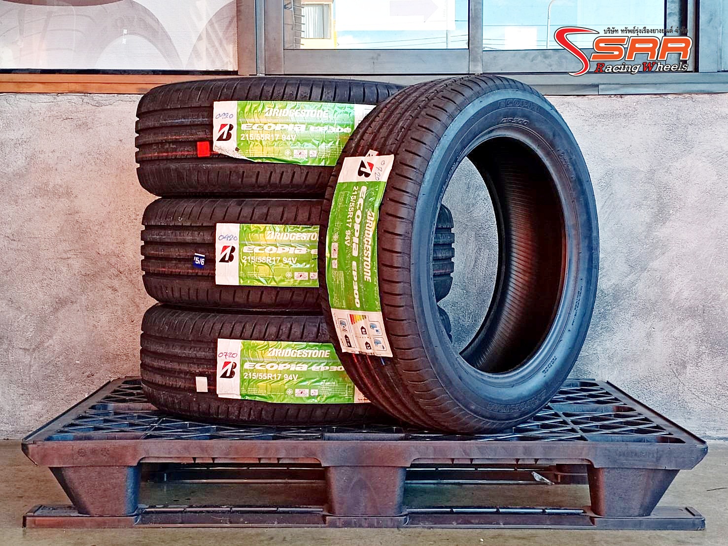 BRIDGESTONE ECOPIA EP300 215/55R17 ยางปี20 ราคาพิเศษ