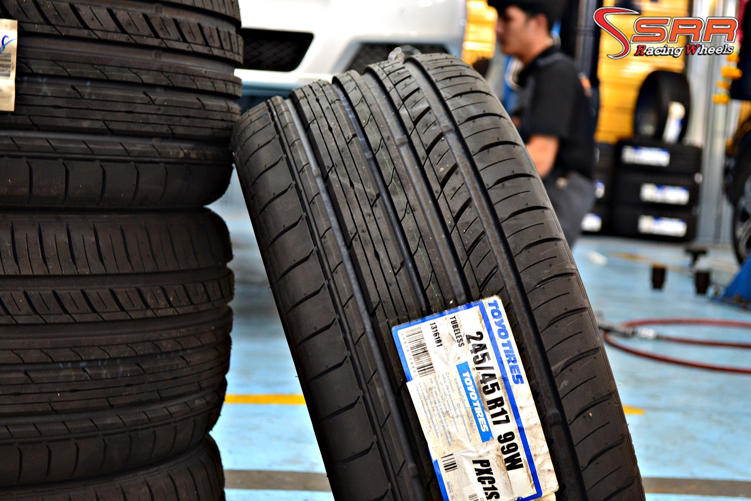 TOYO C1S 245/45R17