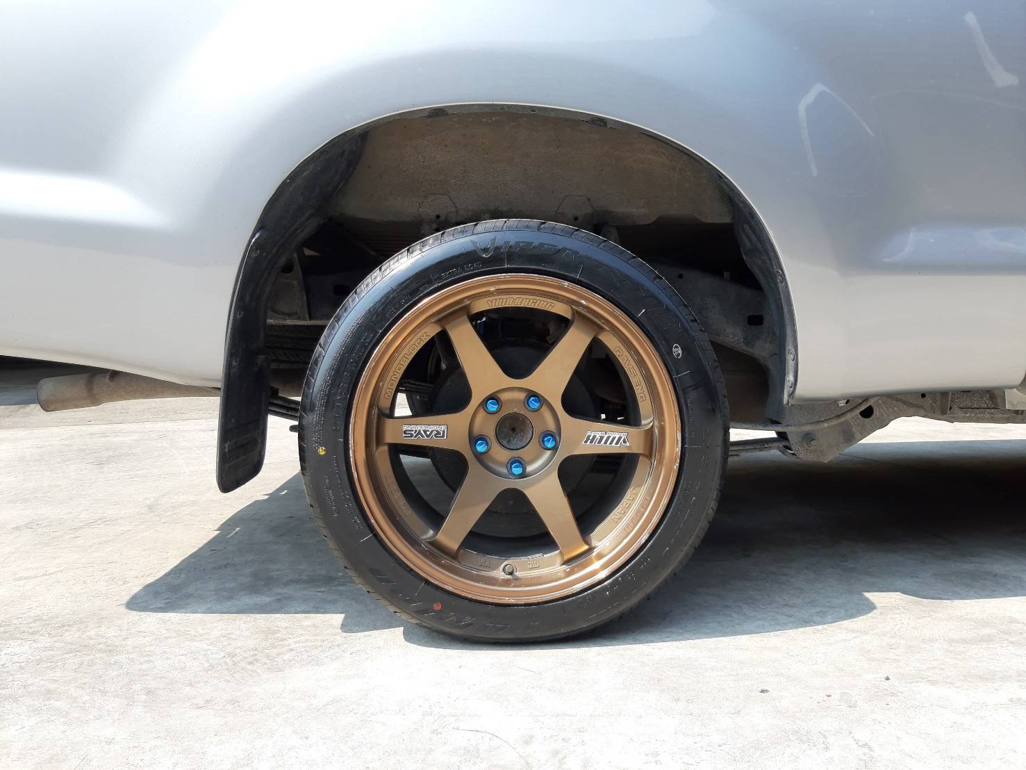 RAIDEN VIPER RD09 275/40ZR18 ยางใหม่ ราคาพิเศษ