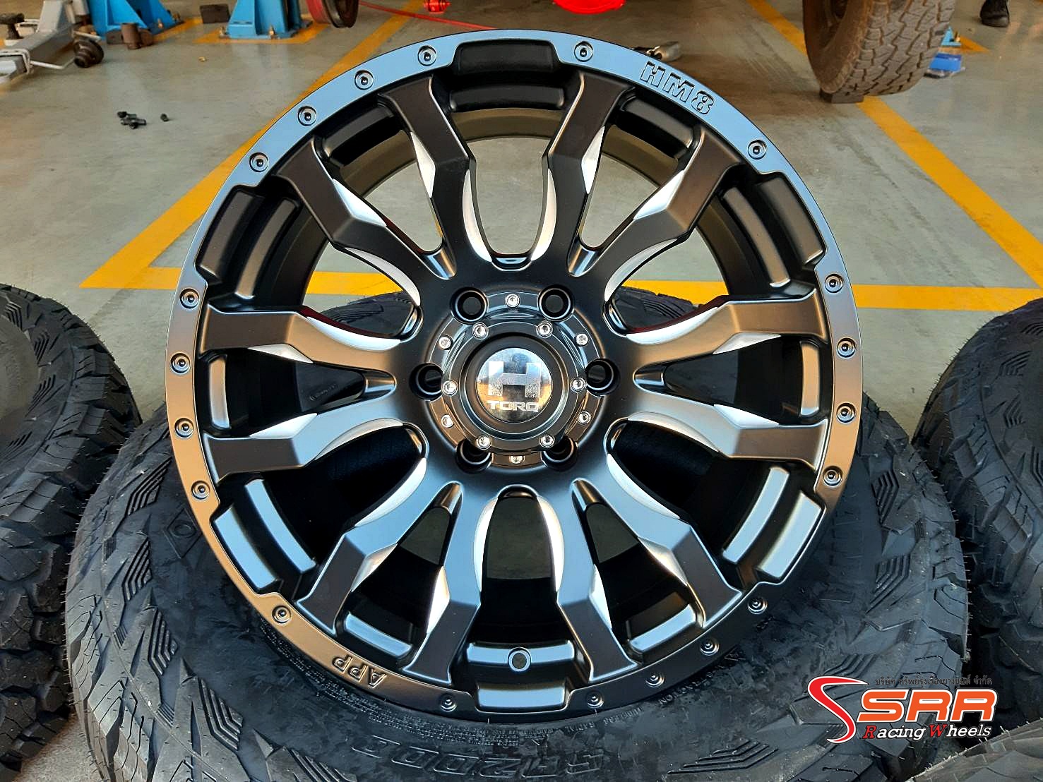 HAMMER HM8 ขอบ18x9.5 ET+20 6x139.7 MBS