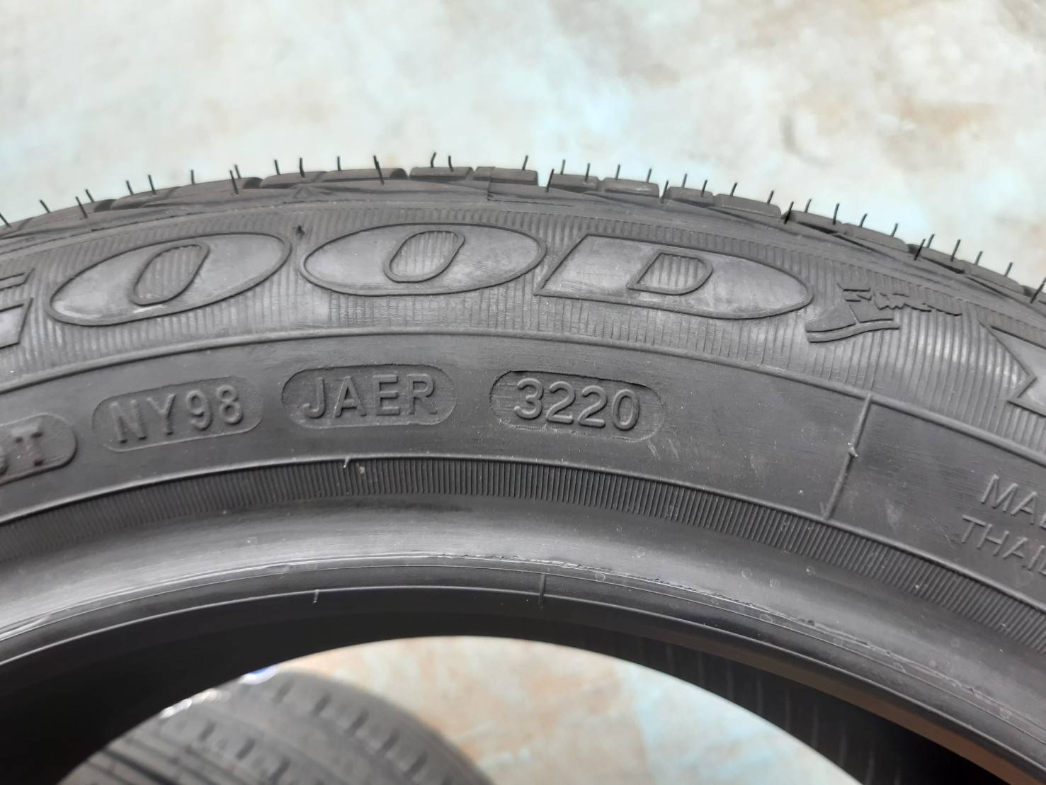 GOODYEAR EXCELLENCE 185/55R16 ยางใหม่ปี20 ราคาพิเศษ