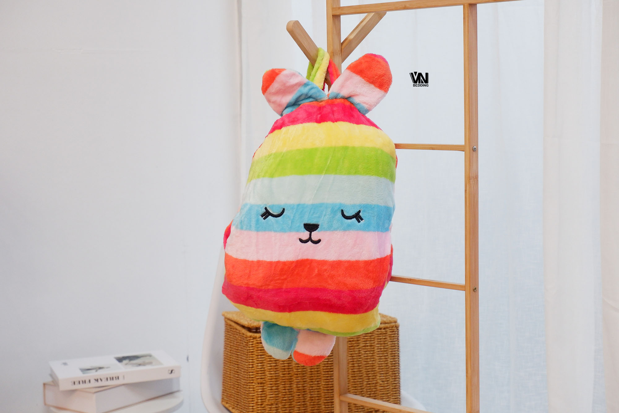 หมอนผ้าห่ม คราฟ Craftholic มีสายสะพาย ซุกมือได้ (10ตัวคละสี)