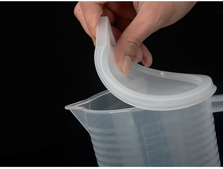 เหยือกตวงพลาสติก มีฝาปิด ขนาด 500 ml.