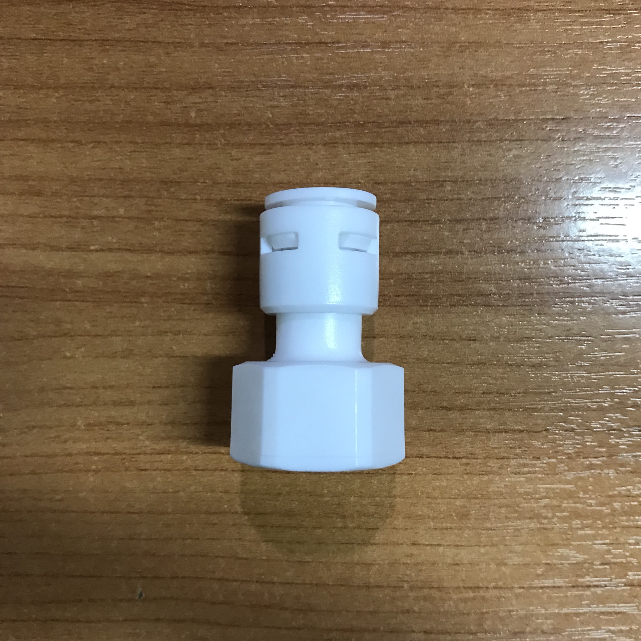 ข้อต่อตรง Femal Adapter Straight (1/2FIP x 3/8OD) QUICK FITTINGS