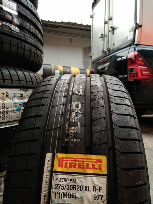 PIRELLI P ZERO PZ4 RUNFLAT (MOE) 275/30R20