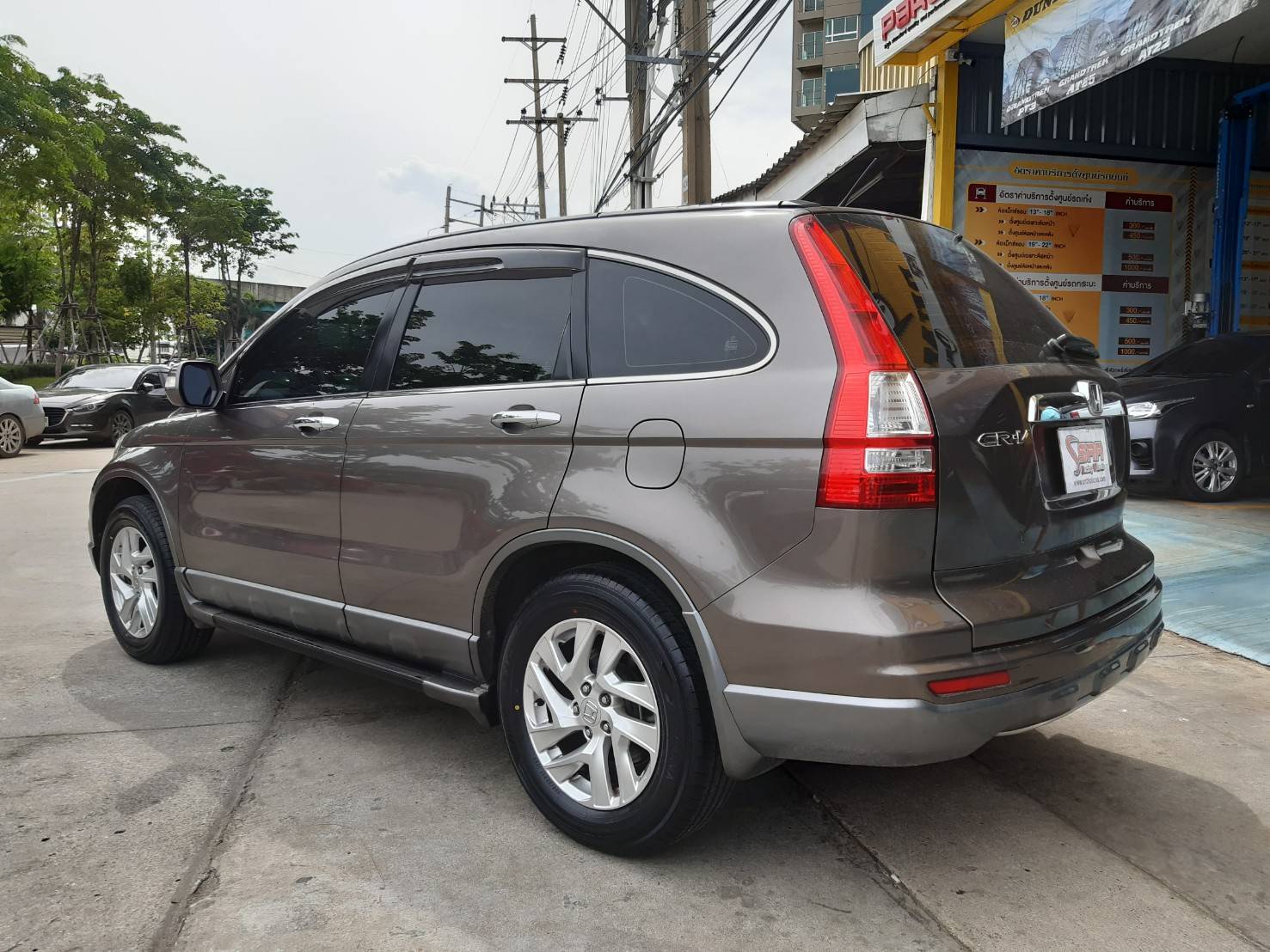 YOKOHAMA BluEarth-X AE61 225/65R17 ยางญี่ปุ่นปี20 ราคาพิเศษ