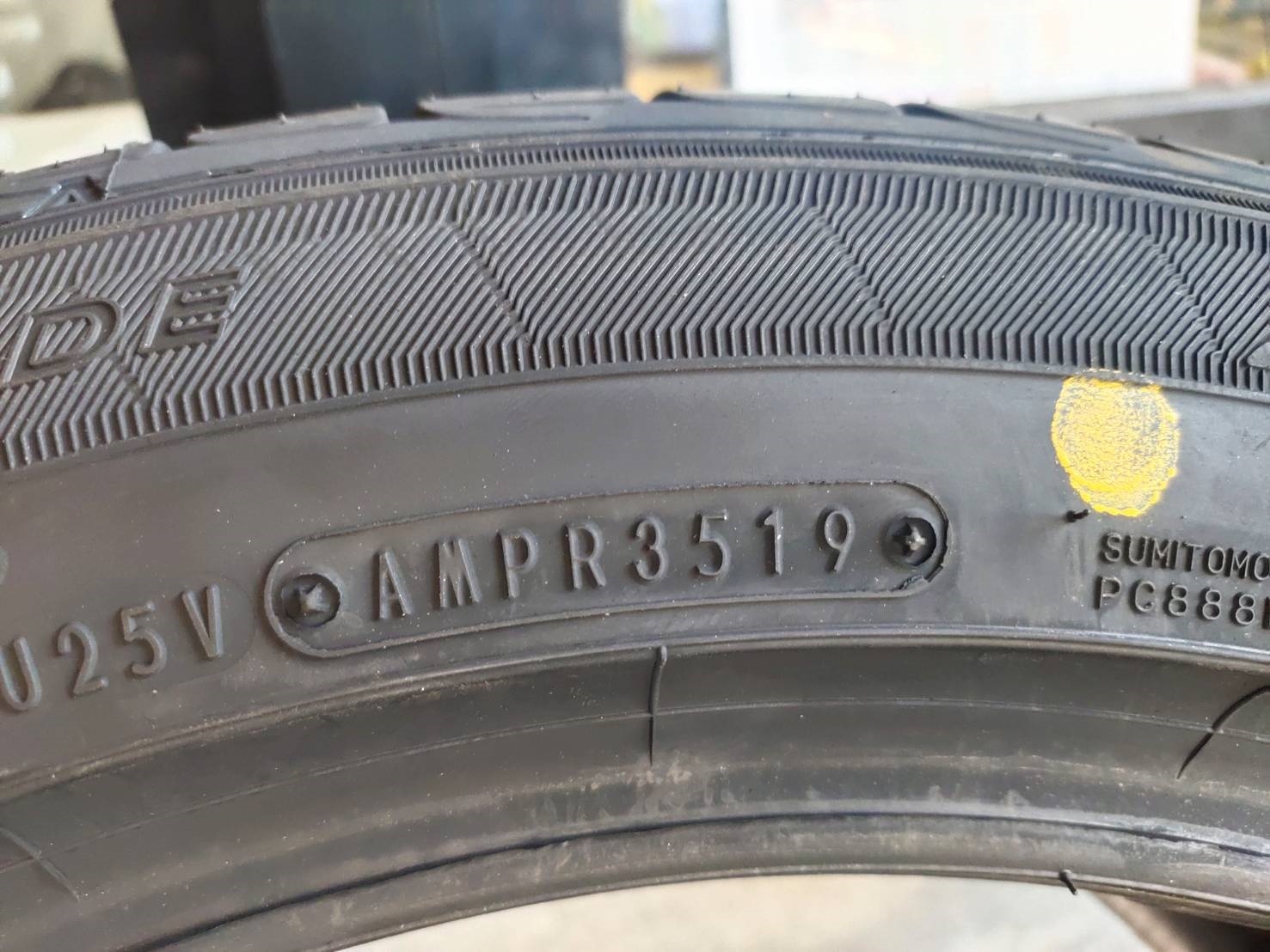 DUNLOP LM705 235/50R18 ยางญี่ปุ่นปี19 ลดราคาพิเศษ